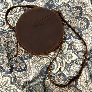 Portland Leather Circle Crossbody in Canyon- size large